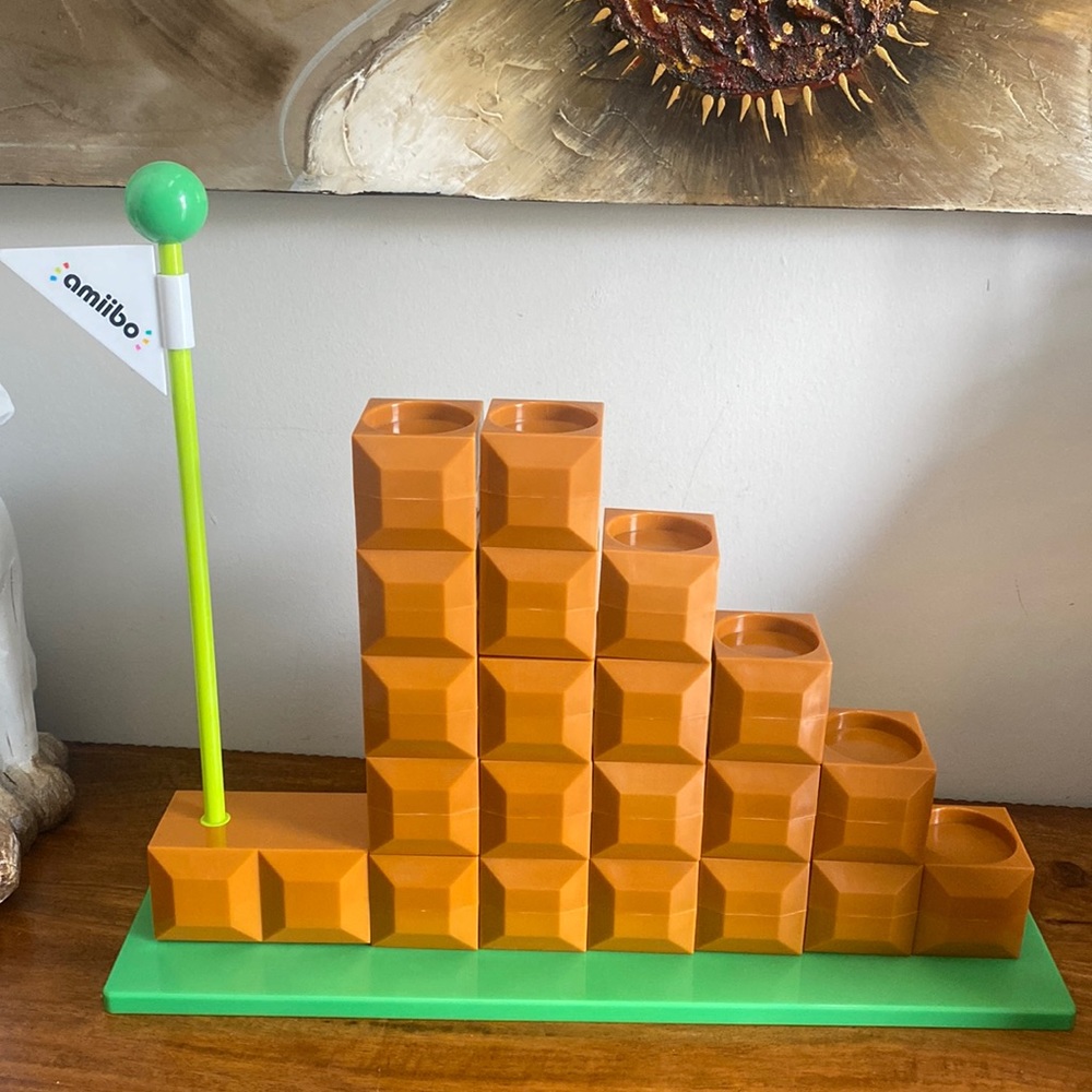 Nintendo Amiibo Super Mario Bros End Level Display Stand 100% Complete PowerA